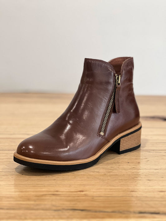 Dolomite Boots - BROWN