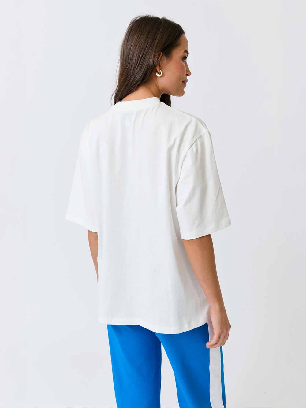 Jeana Tee - HOUSE OF FLOWERS