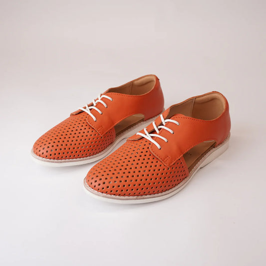 Derby Sidecut Punch Shoes - TANGERINE