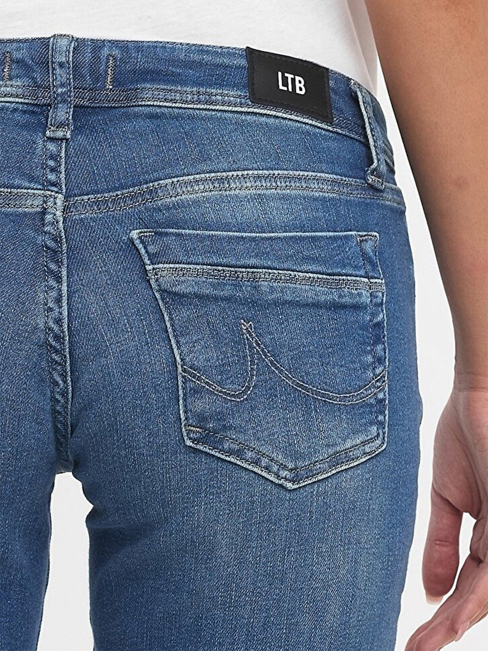 Valerie Mandy Wash Jeans