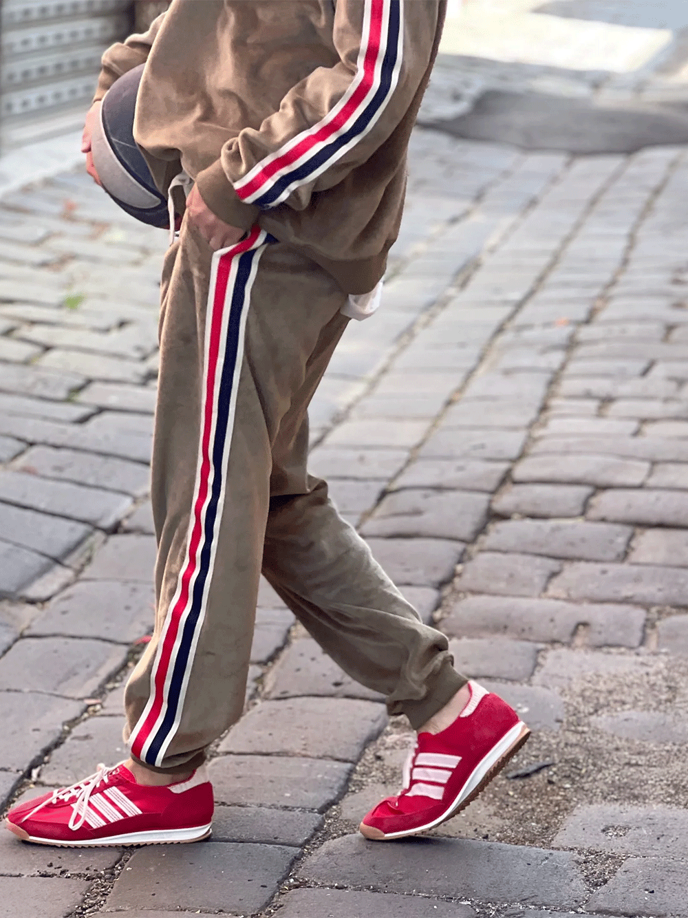Sporty Velour Trackpant - KHAKI