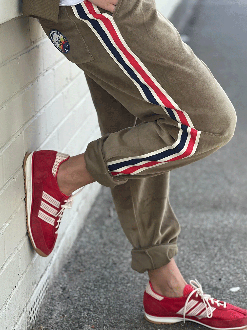 Sporty Velour Trackpant - KHAKI
