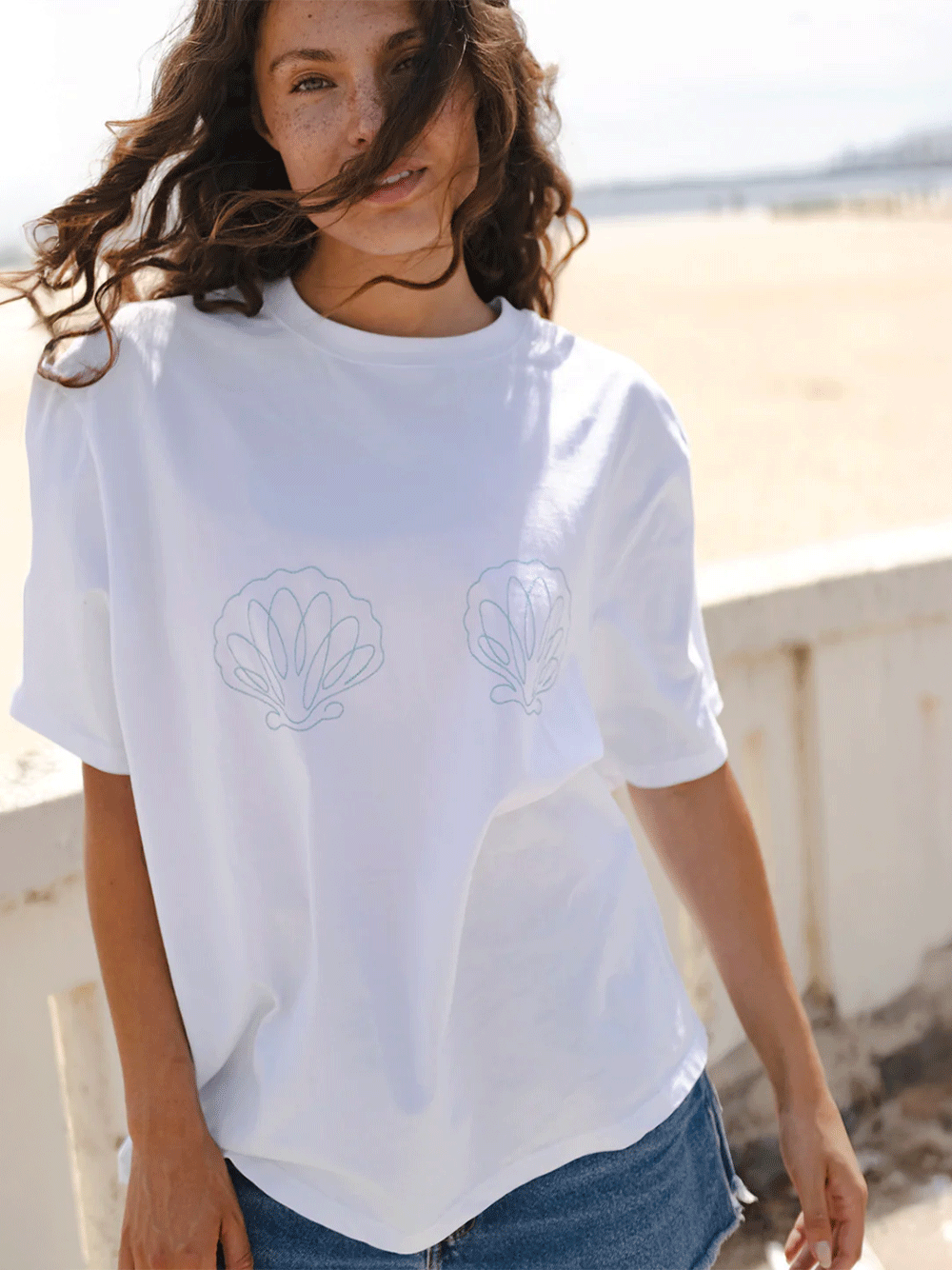 Ariel Tee