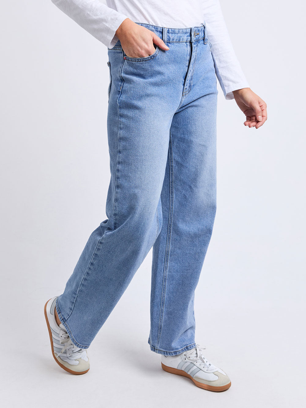 Evie Straight Leg Jean