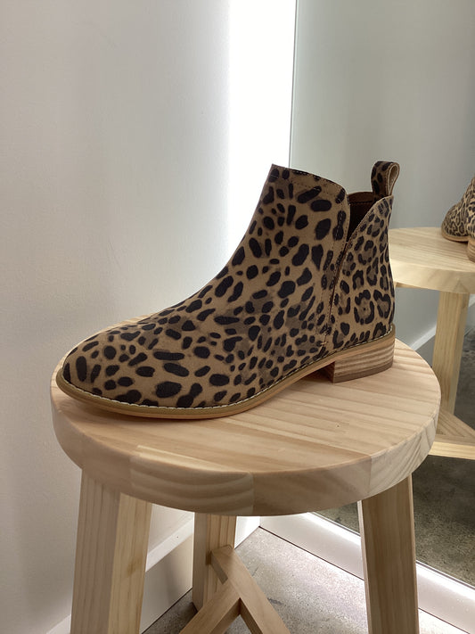 Douglas Leather Boots