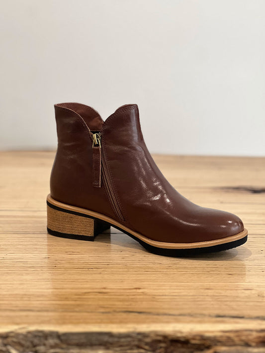 Dolomite Boots - BROWN