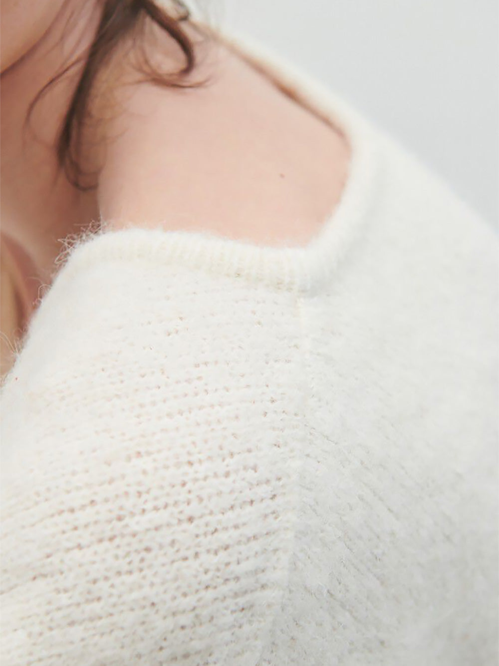 East V-Neck Pullover - MOTHER OF PEARL