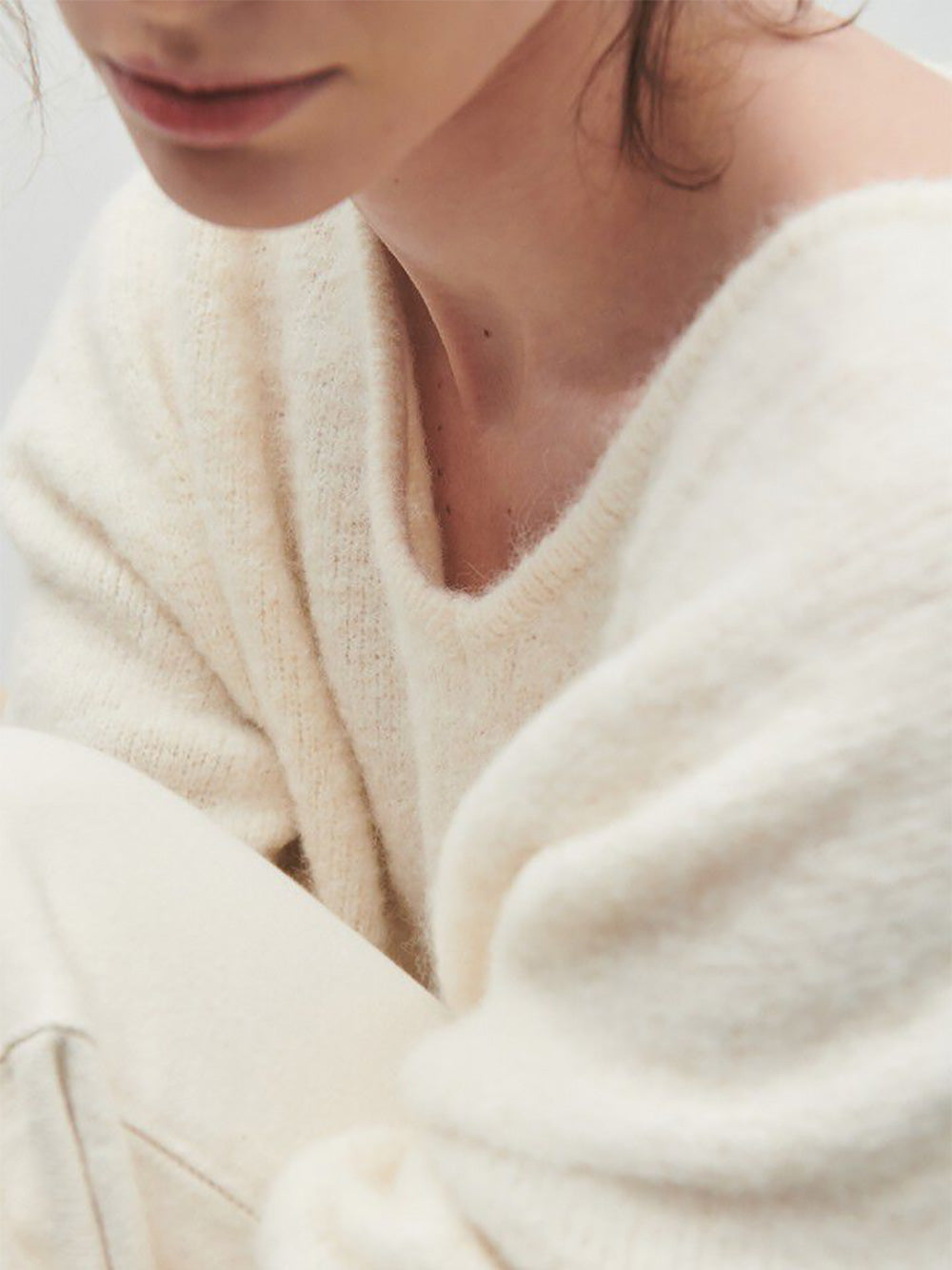 East V-Neck Pullover - MOTHER OF PEARL