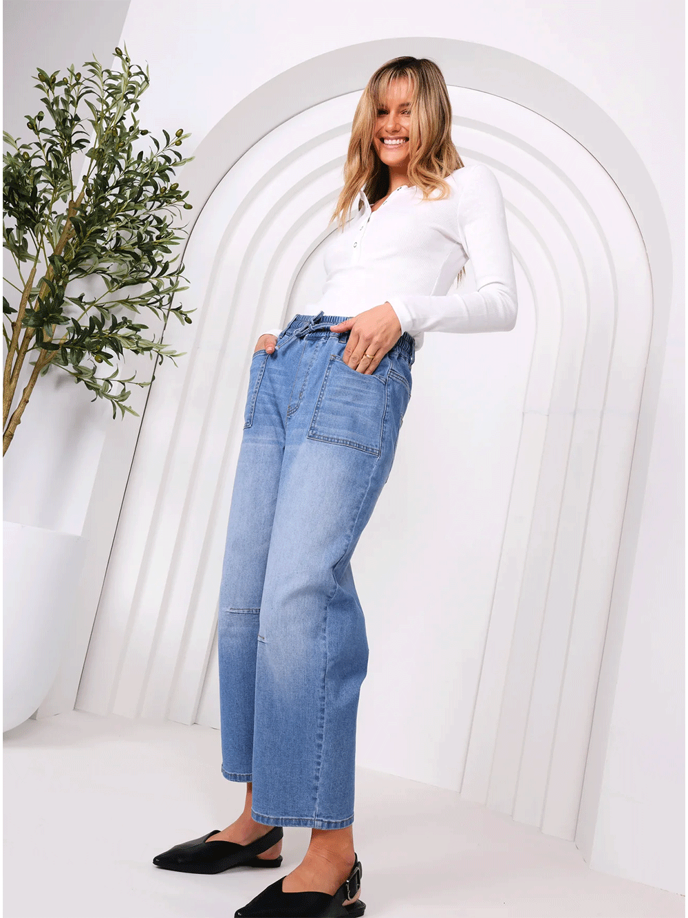 Leo Barrel Leg Jeans