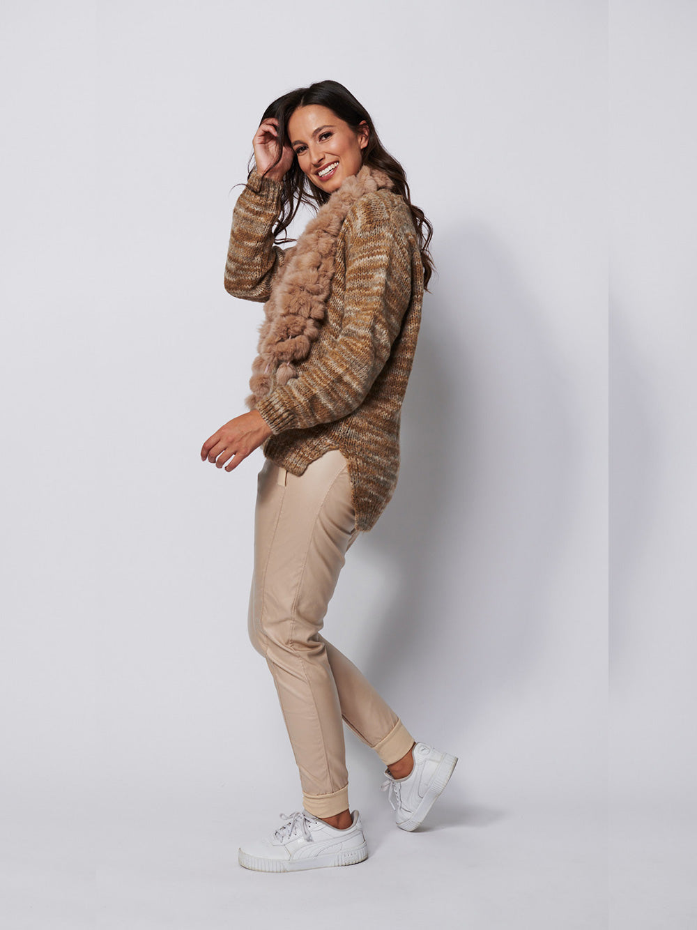 Leonardo V-Neck Knit Sweater - CHOCOLATE