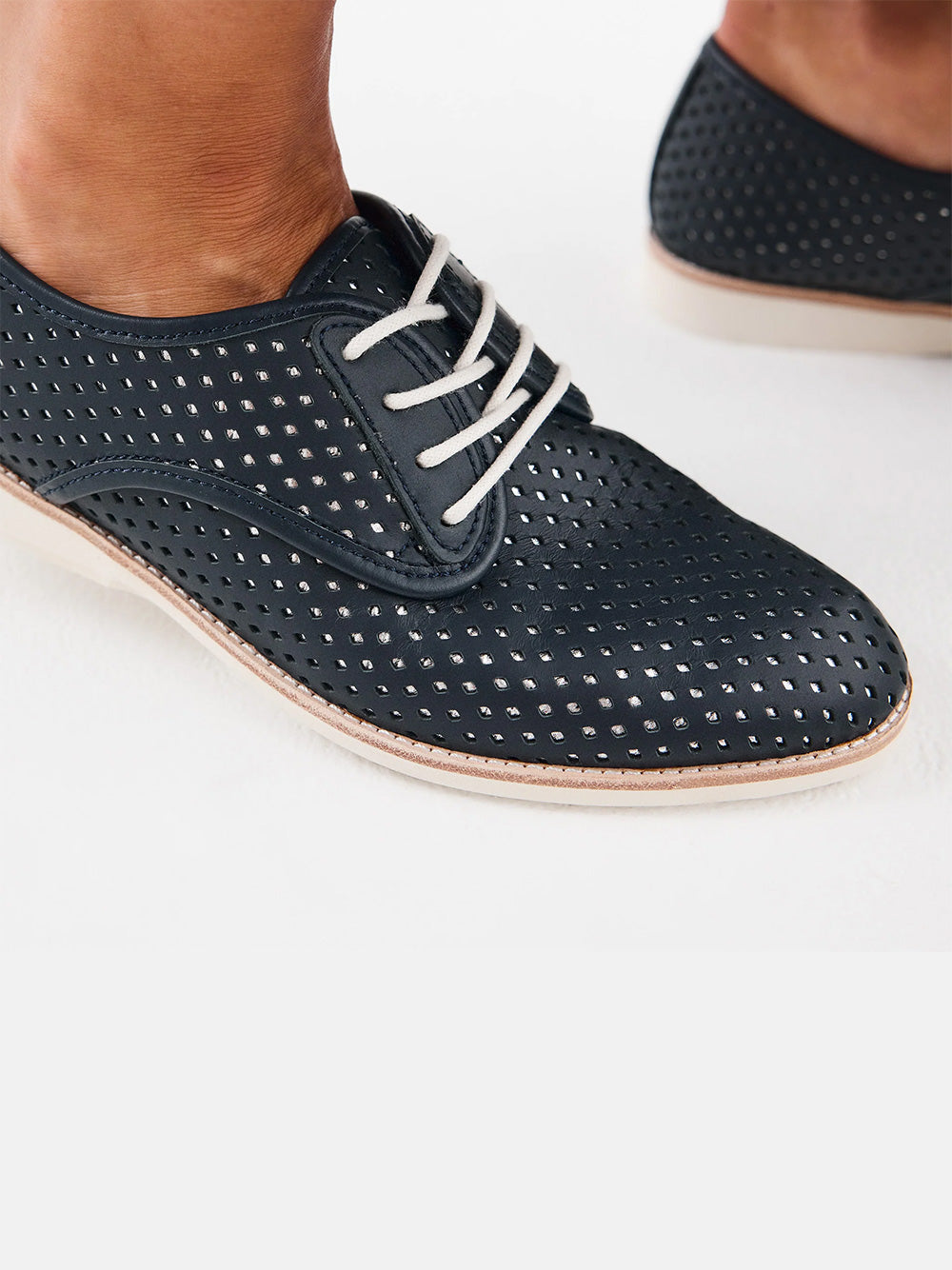 Derby Punch Overlay Shoes - NAVY/SILVER