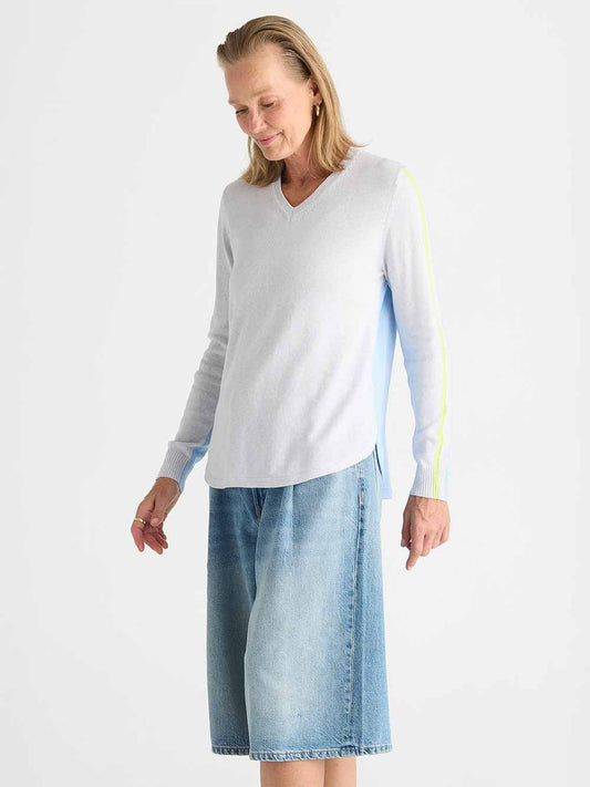 Rounded Bottom Vee Lightweight Knit - CLEAR SKY