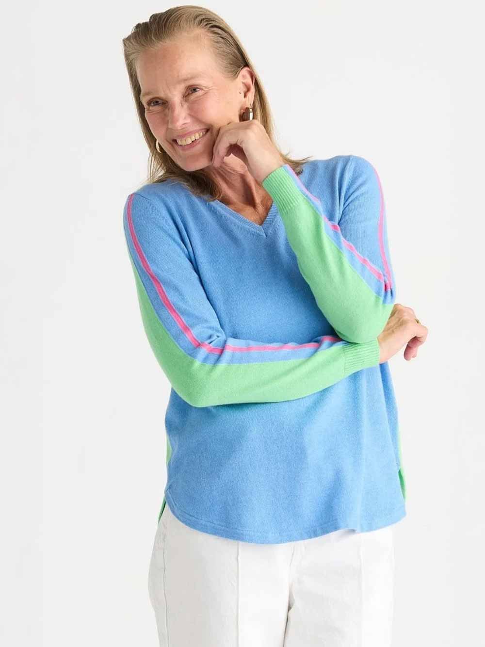 Rounded Bottom Vee Lightweight Knit - BLUE BELL