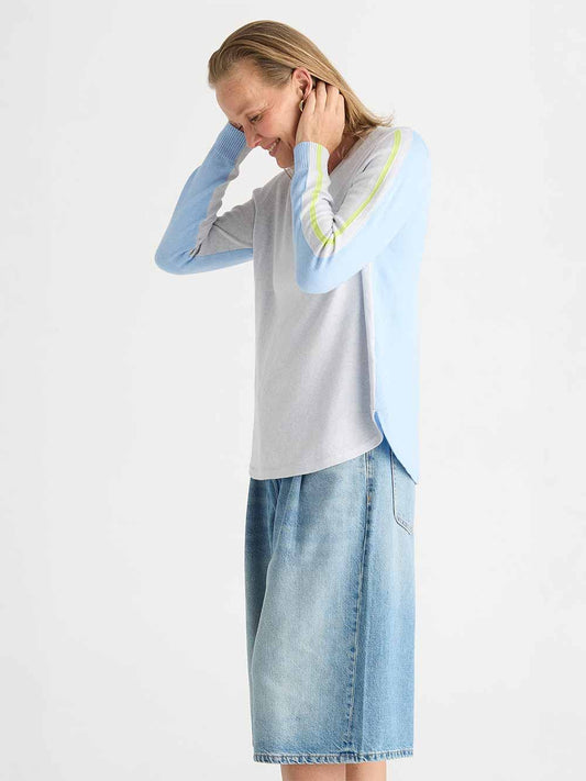 Rounded Bottom Vee Lightweight Knit - CLEAR SKY